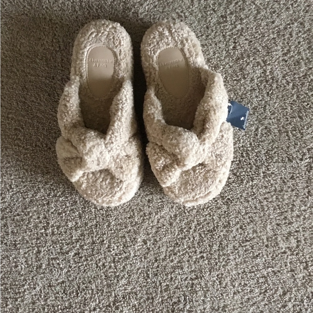 Abercrombie & Fitch Cream Slippers
